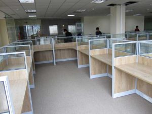 Thiết kế văn phòng với vách ngăn nỉ Thiết kế văn phòng với vách ngăn nỉ