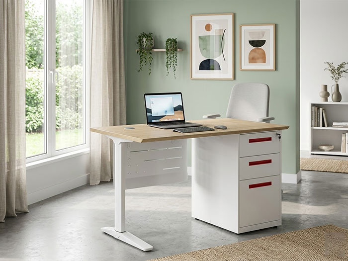 Bàn làm việc có ngăn kéo tại nhà